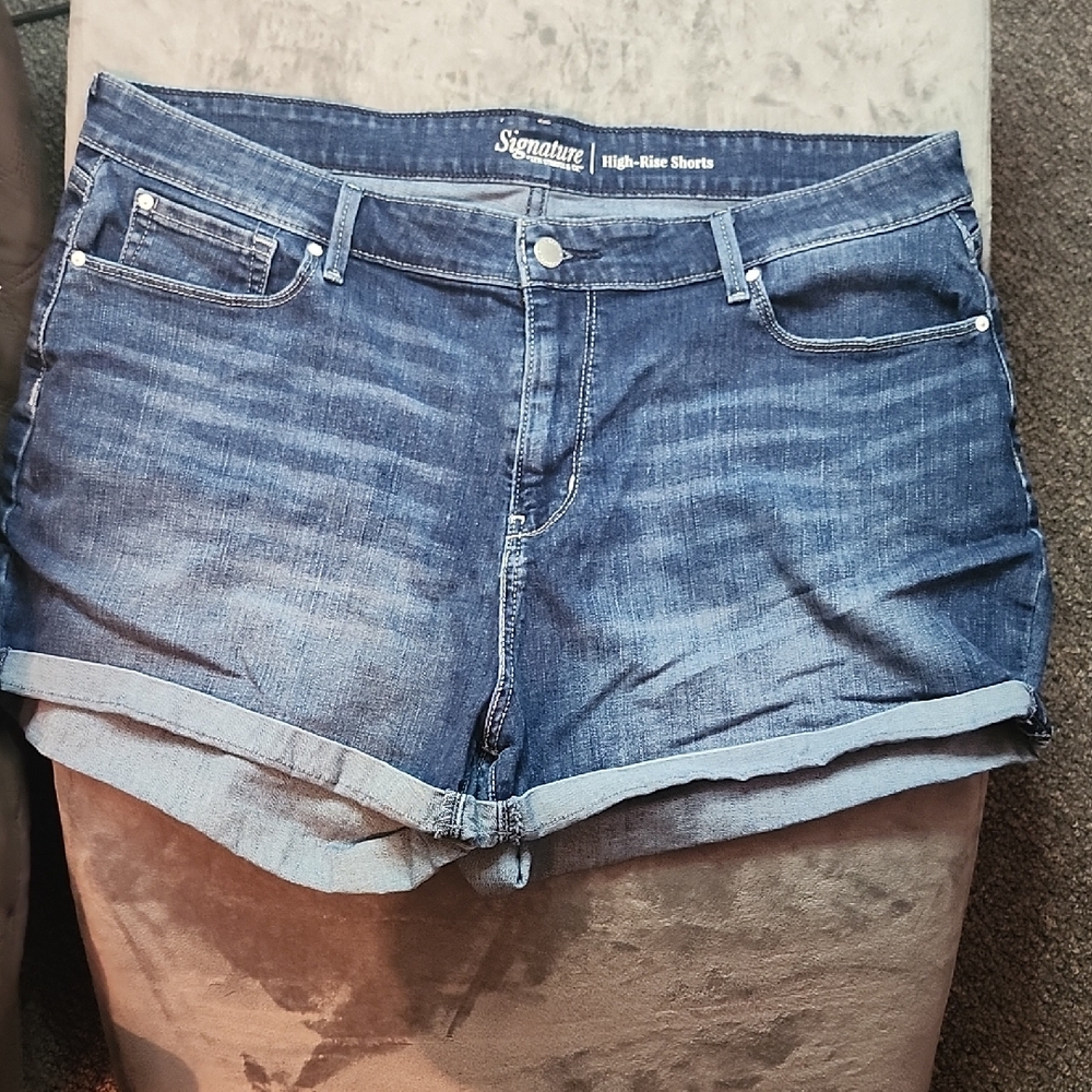 Signature Levi Strauss Shorts
